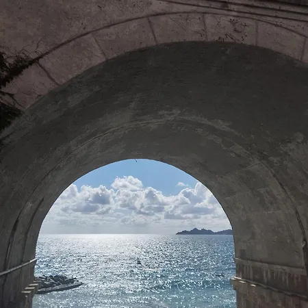 Cielmarino 住宿加早餐酒店 佐阿利